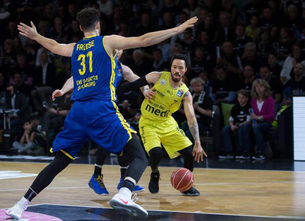 更是在未来 更是在未来