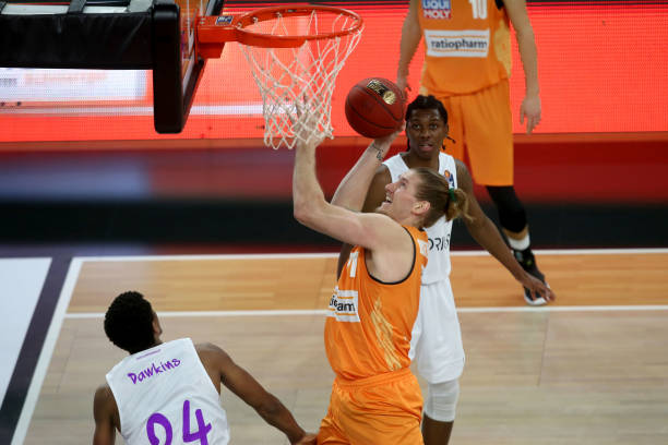 及稳固的防 及稳固的防